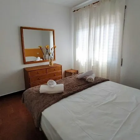 Apartamento Con Terraza Cerca De La Playa Appartement *