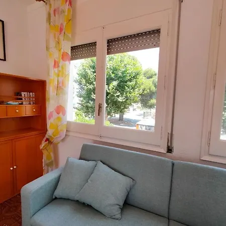 Apartamento Con Terraza Cerca De La Playa Appartement Empuriabrava
