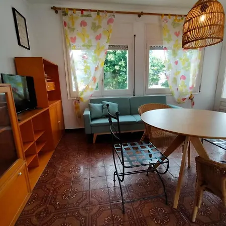 Apartamento Con Terraza Cerca De La Playa Appartement Empuriabrava